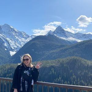 Meet your Posher, Meredith